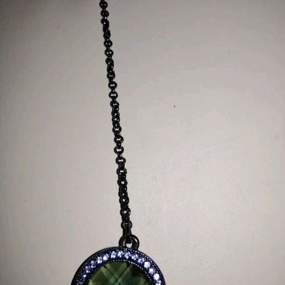 Vintage Crown Trifari Necklace Black And Blue 16" Pendant Charms Collar Necklace - Picture 2 of 6